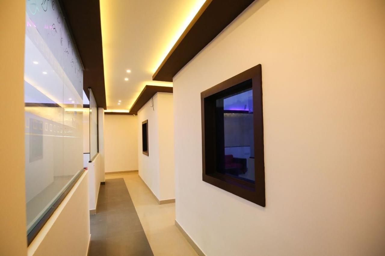 Hotel Railview Residency à Alappuzha Extérieur photo