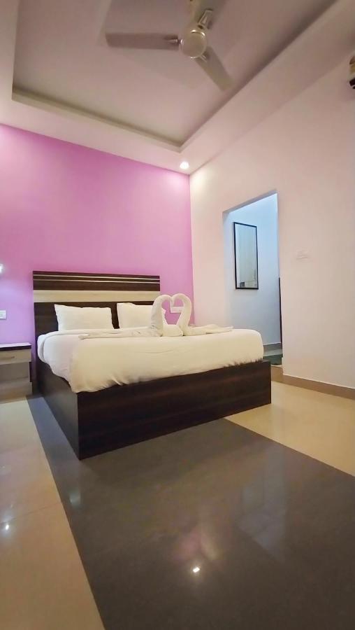 Hotel Railview Residency à Alappuzha Extérieur photo