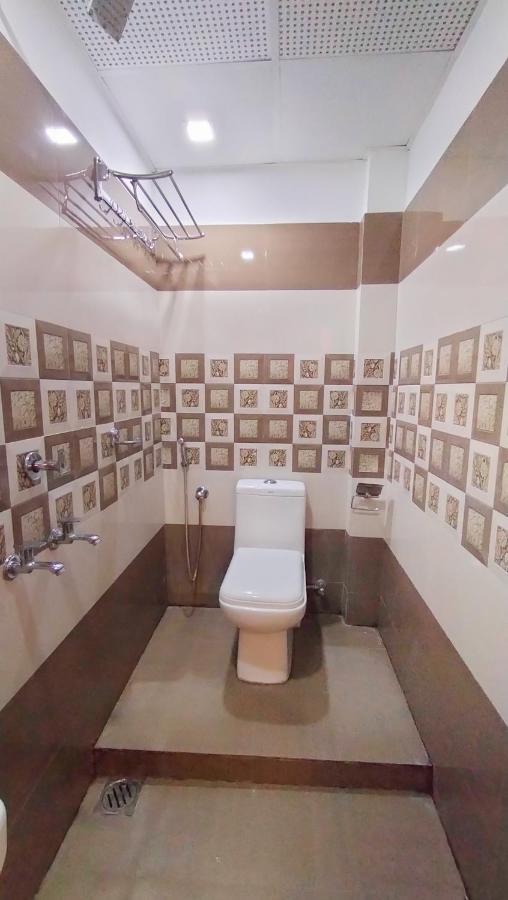Hotel Railview Residency à Alappuzha Extérieur photo