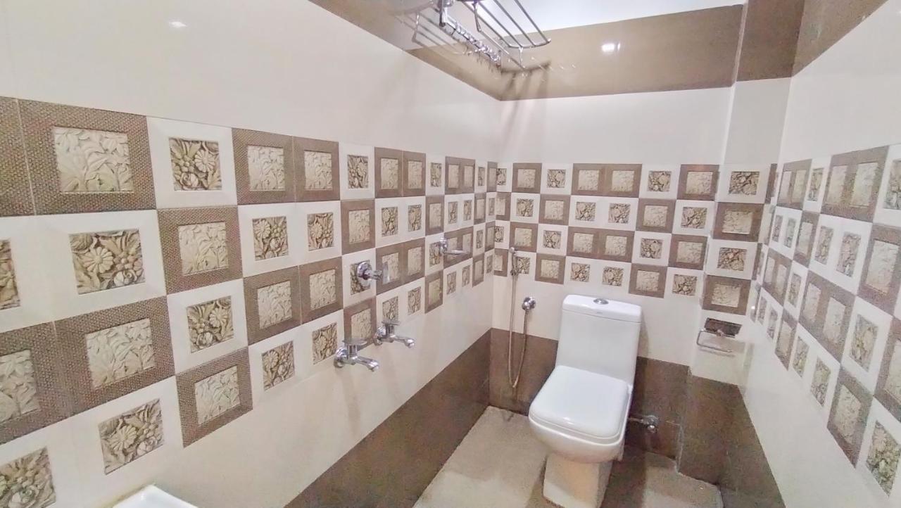 Hotel Railview Residency à Alappuzha Extérieur photo